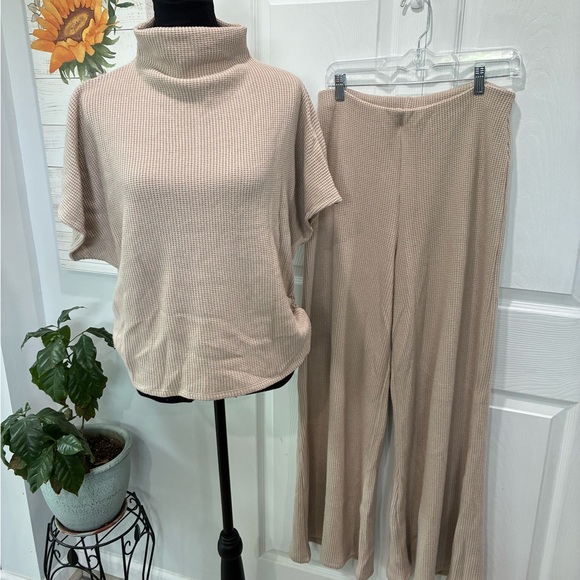 Zenana Outfitters Pants - Zenana Beige Knit Sweater and Pants Set NWOT